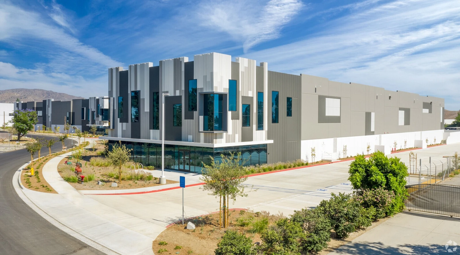 60,000 SF lease transaction in Fontana, California